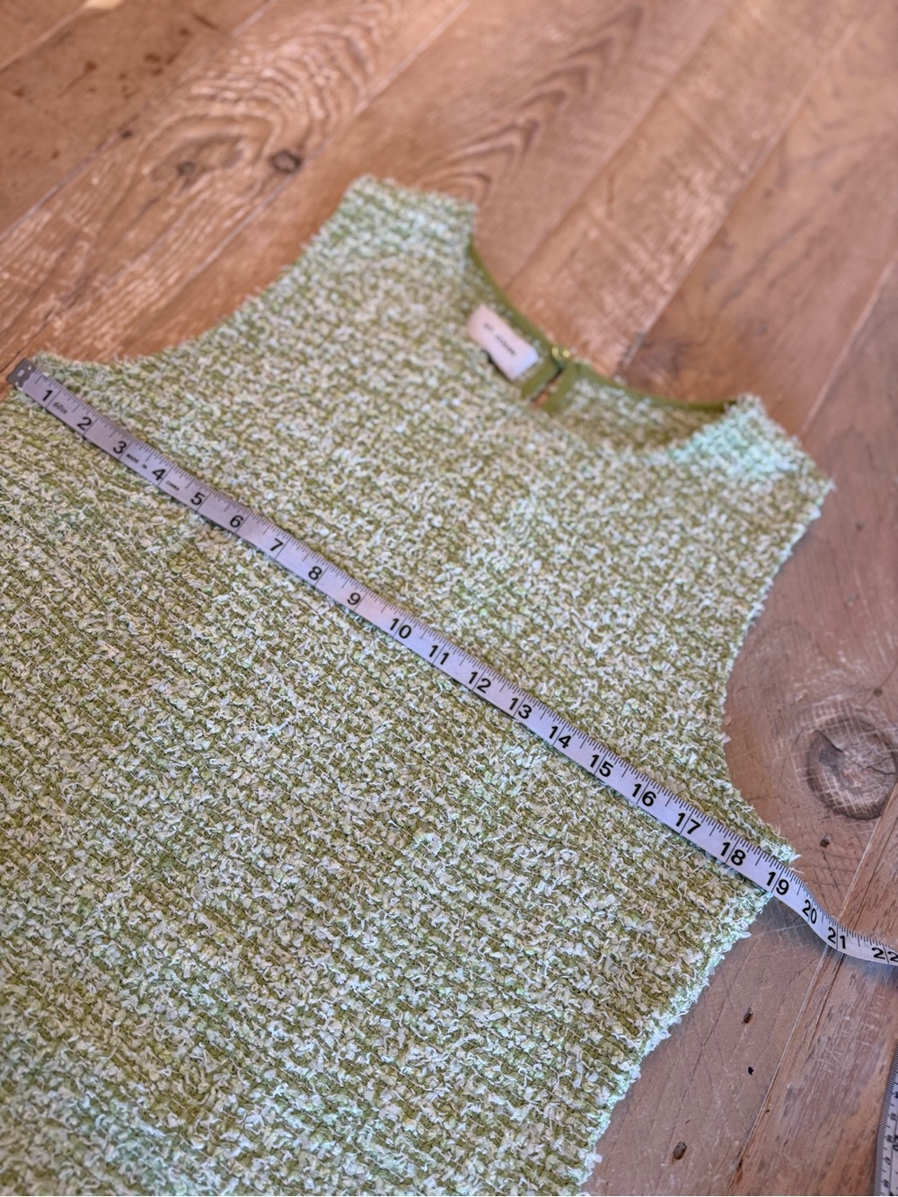 St. John Pistachio Textured Sleeveless Shift Dress 12 - Picture 9 of 10